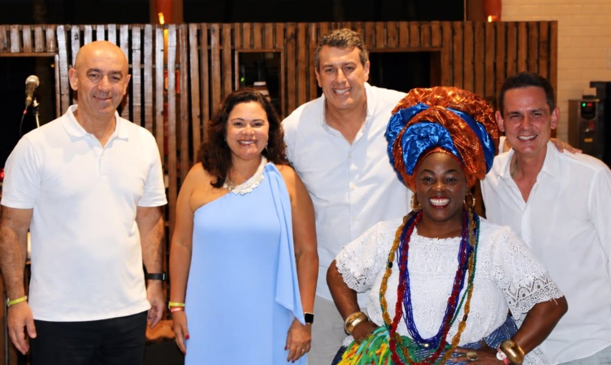 Ronnie Corrêa, Adriana Boeckh, André Bernardes e Felipe Cuadrado,da Abreu, com Lucicleide Nascimento, da Setur-BA