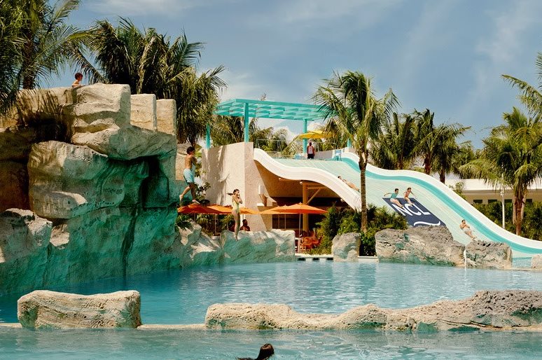 Atração Cliffside Cove no Great Tides Waterpark