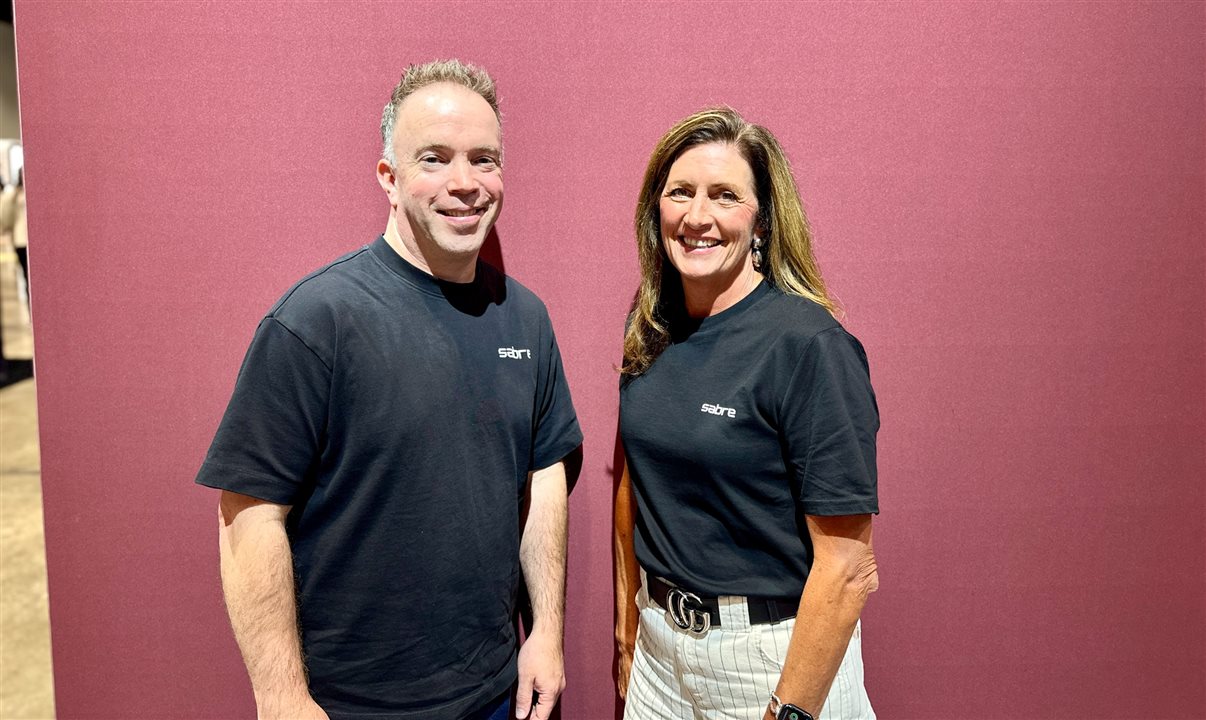 Brad Johnson e Kathy Morgan, do Sabre