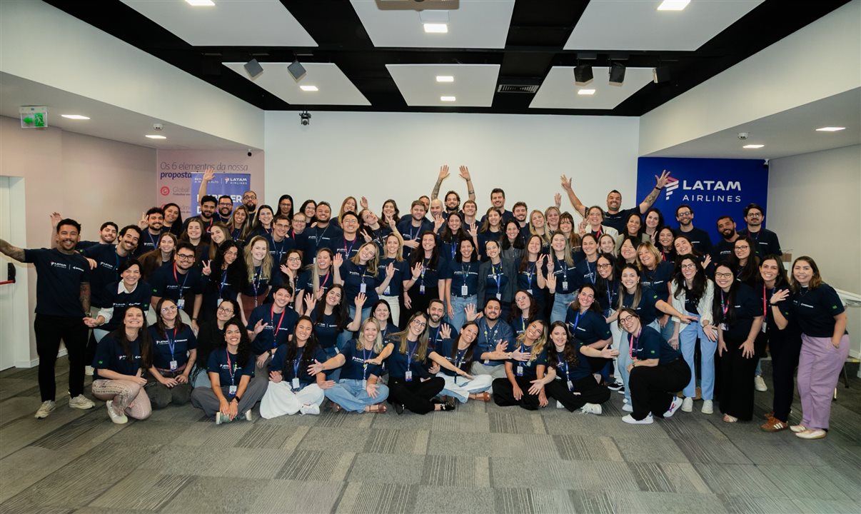 Cerca de 100 funcionários participaram do Embraer Day, iniciativa que prepara a companhia para o crescimento da malha aérea com o novo modelo de aeronave