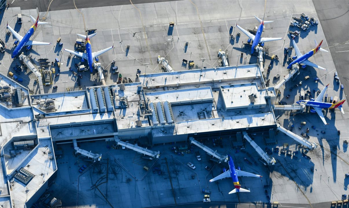 A previsão é que US$ 289 milhões sejam investidos no Aeroporto Internacional de Los Angeles. O valor será destinados à construção de uma nova via de acesso ao terminal