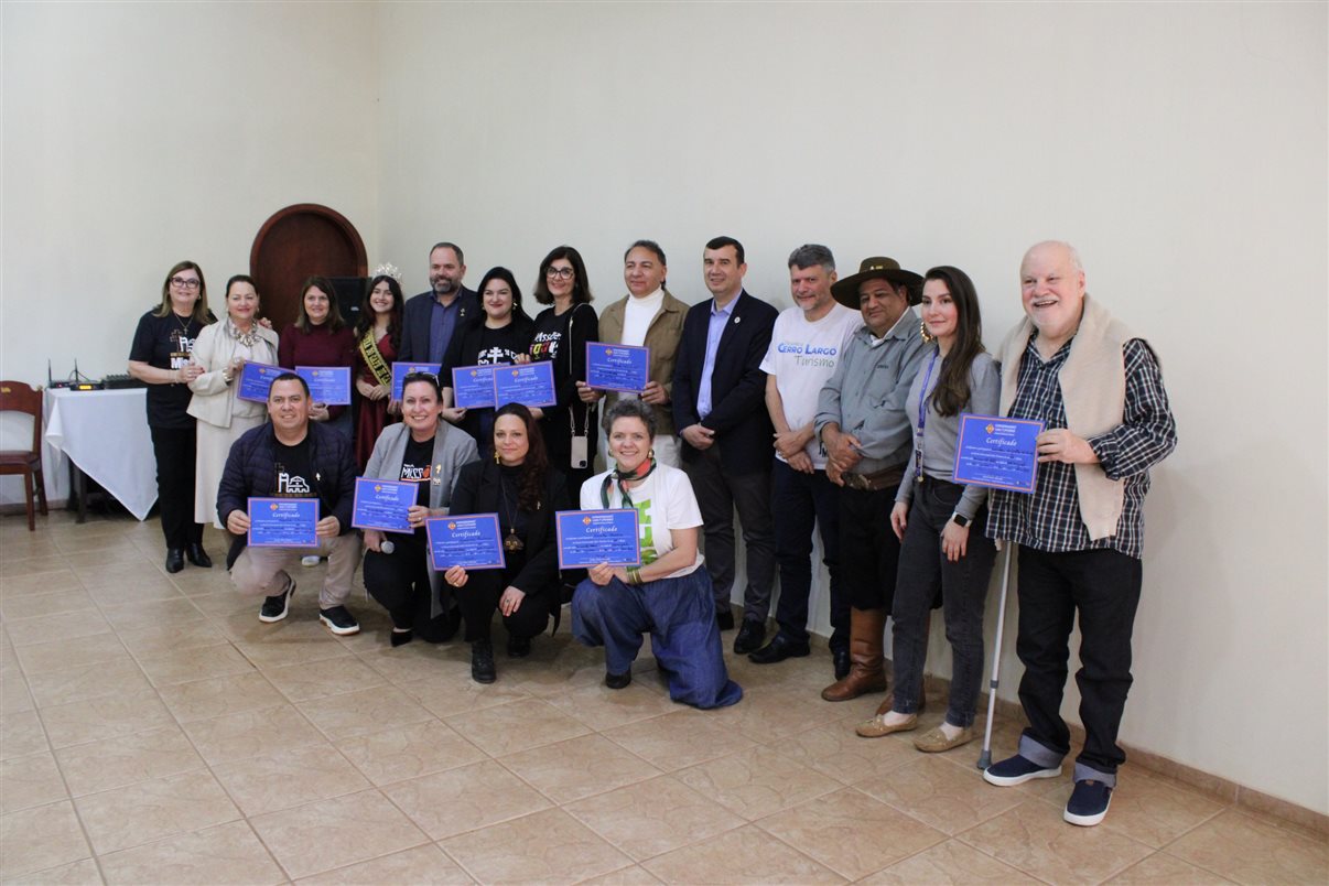 Painelistas com certificados de participa&ccedil;&atilde;o