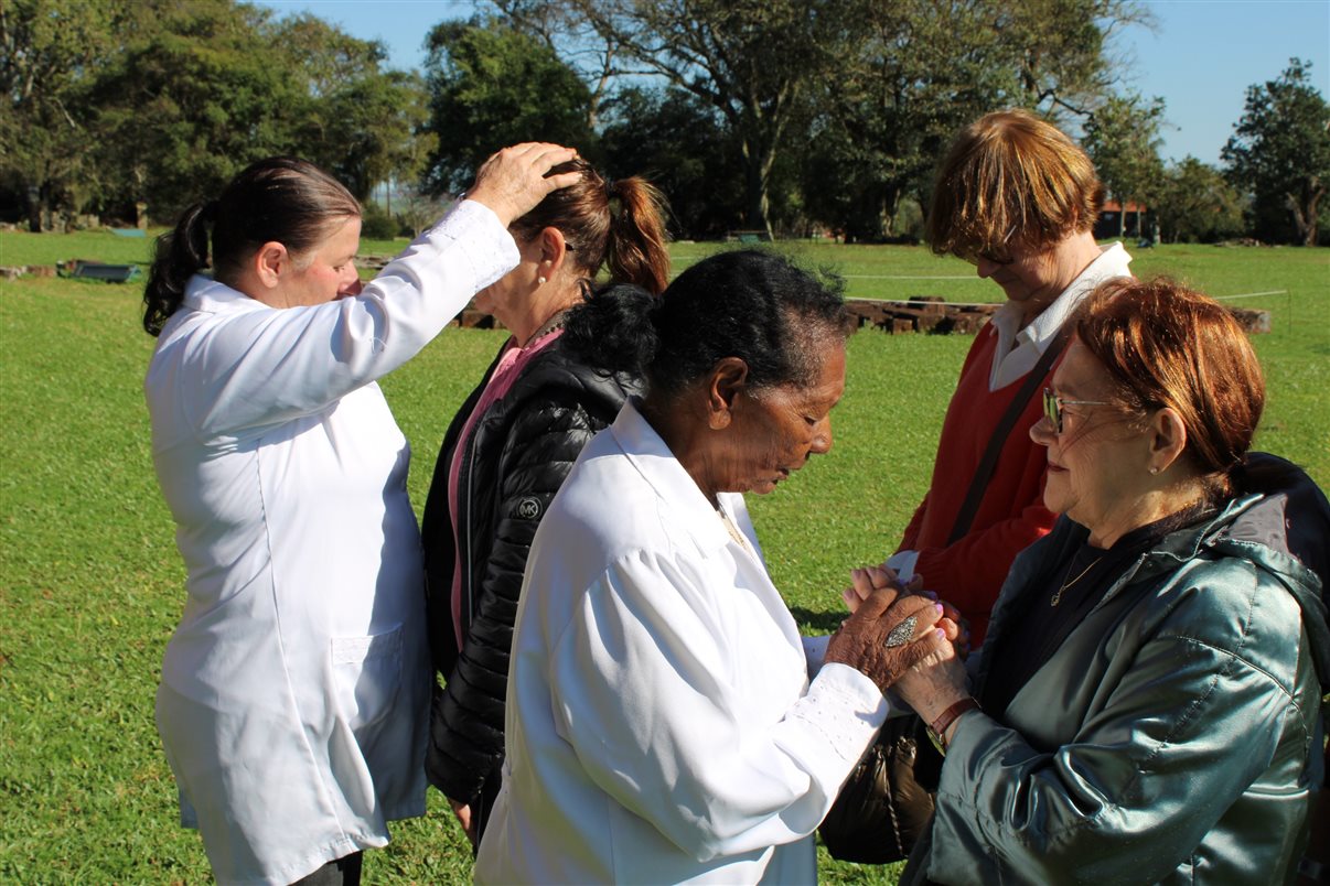 Benzedeiras de S&atilde;o Miguel Arcanjo com agentes de viagens