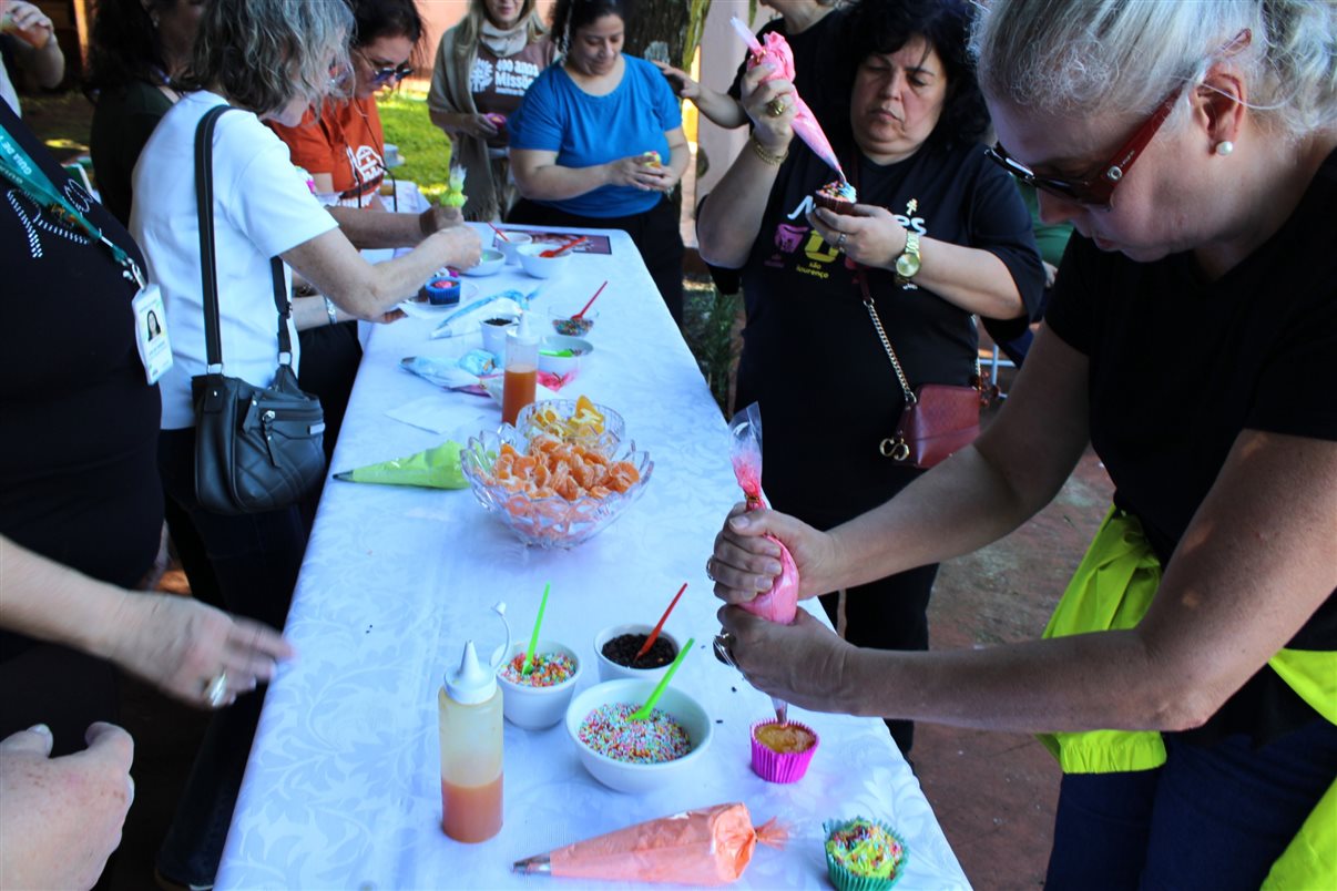 Agentes ainda decoraram os seus pr&oacute;prios cupcakes