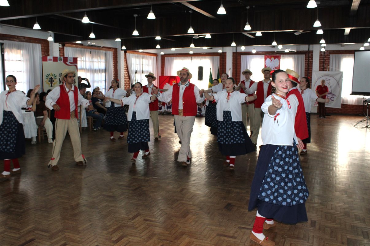 Show de dan&ccedil;a polonesa