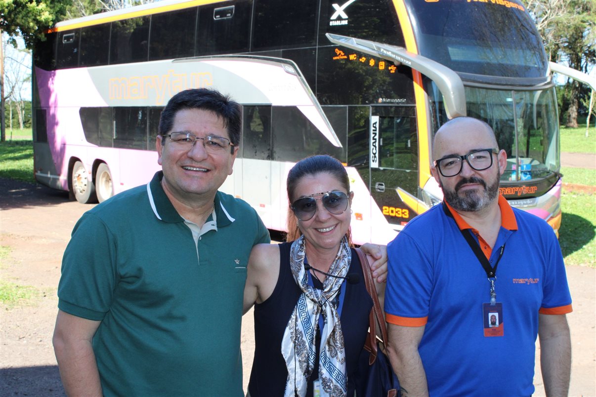 Carlos Alberto Gon&ccedil;alves (vice-prefeito de Santo &Acirc;ngelo), Tatiana Milbrath (Destinos Missioneiros) e Alex Corr&ecirc;a (Marytur)