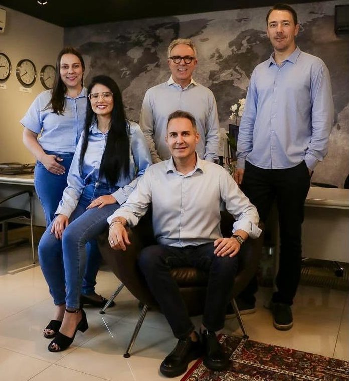 Fernanda de Souza, Diuli Lopes, Rafael Neumann, Bernardo Mandelli e Raoni Muller, da Zume Travel