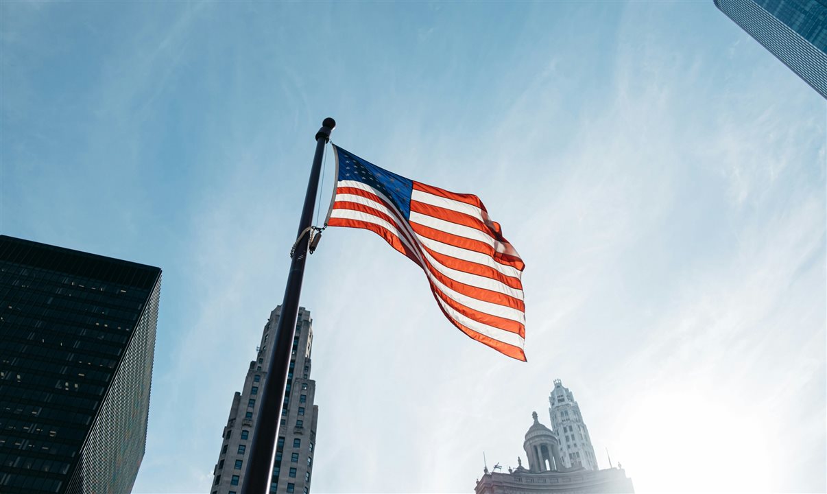 16,4 milhões de residentes dos Estados Unidos viajaram de avião para destinos estrangeiros no primeiro trimestre de 2026