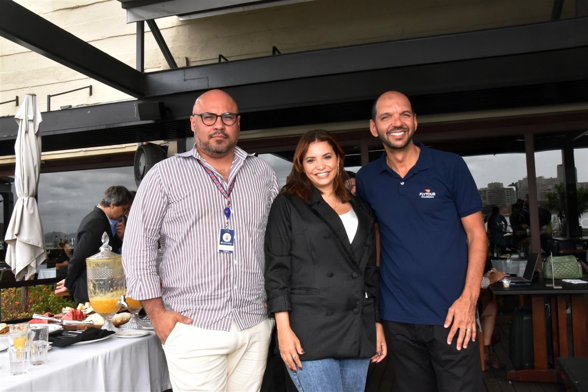 Mariana Planes, da Carmelo Resort, Nicolas Vidal, da Personal Operadora, Lúcia Amestoy, do Cynsa, Juan Lenguas, da Associação Turística do Departamento de Colonia, Ignácio Zubiaga, do Cipriani Resort, e Edwin Shaw, do Solanas Resort
