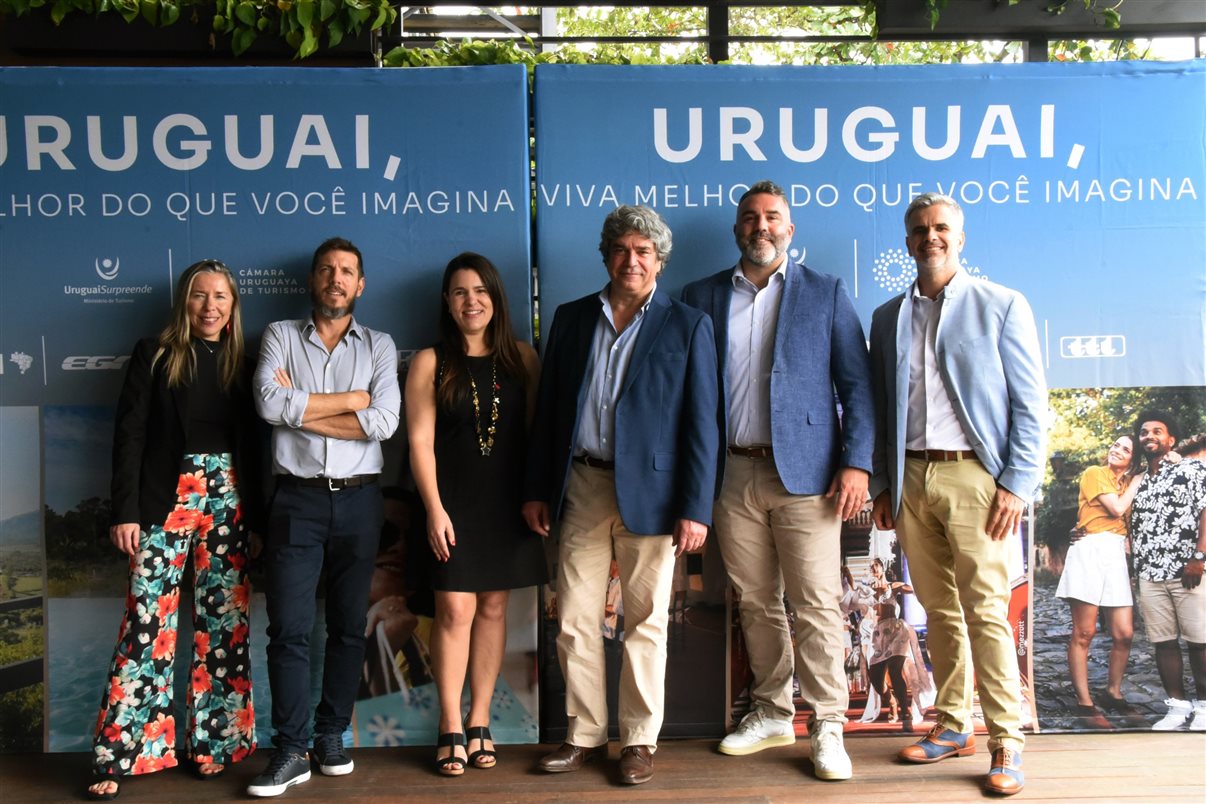 Mariana Planes, da Carmelo Resort, Nicolas Vidal, da Personal Operadora, Lúcia Amestoy, do Cynsa, Juan Lenguas, da Associação Turística do Departamento de Colonia, Ignácio Zubiaga, do Cipriani Resort, e Edwin Shaw, do Solanas Resort