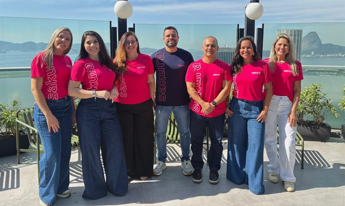 Time comercial da Sakura no Rio de Janeiro: Pamela Pyrrho, Letícia Moreira, Paula Cafieiro, Victor Oliveira, Franklin Peixoto, Juliana Moreno e Amanda Simões