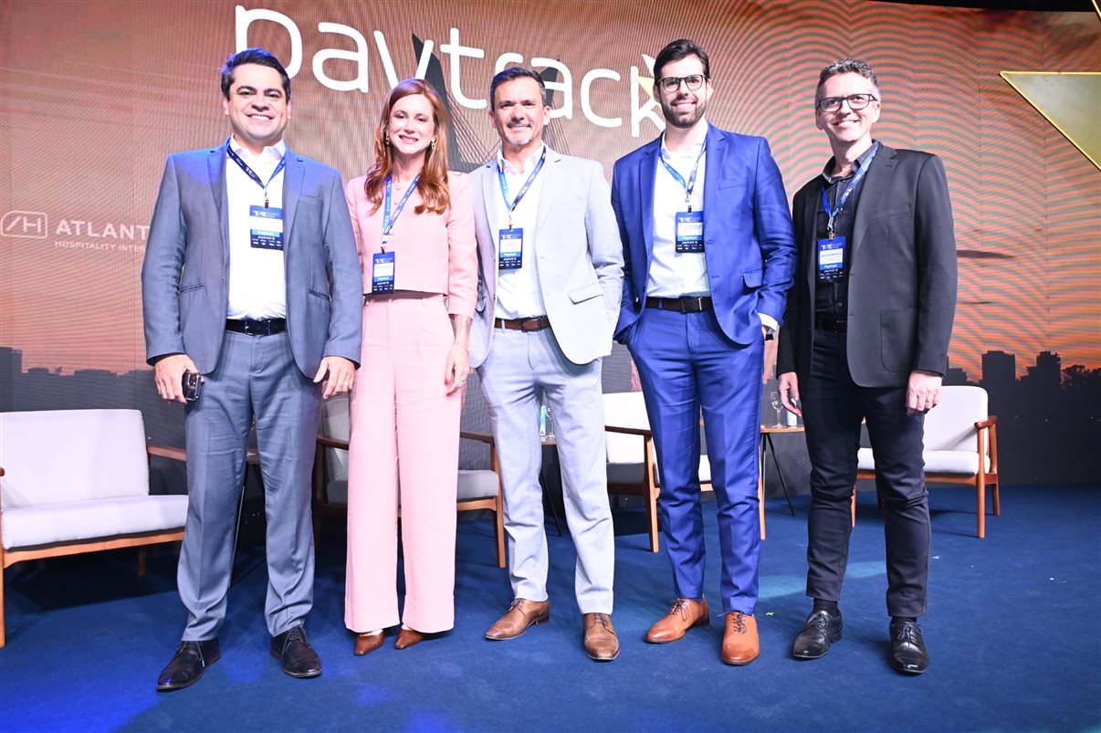 Tiago Galdino, Daniele Amaro, Edson Gonçalves, Pedro Góes e Wendy Krepsky, da Paytrack