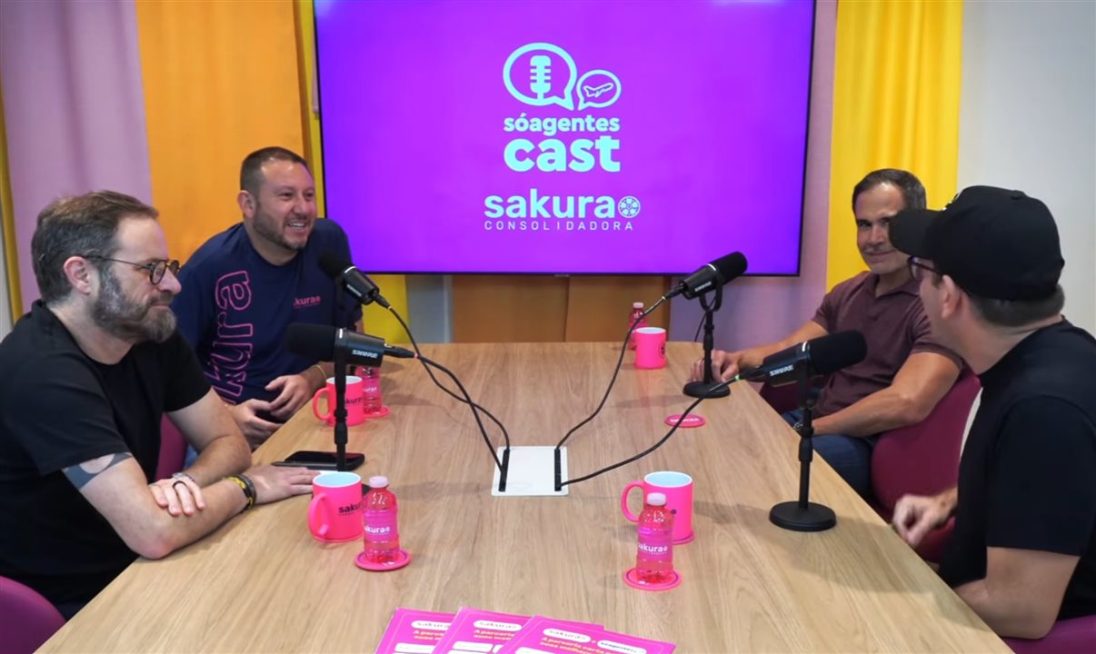Luti Guimarães, Wagner Chaves e Flavio Marques, da Sakura, e André Negrini, do Só Agentes Cast