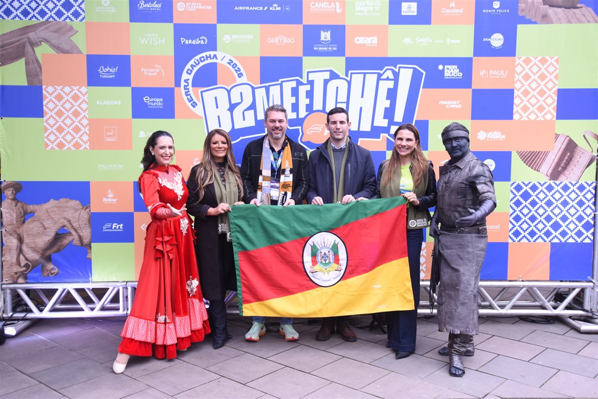 Raphael Ayub e a comitiva da Secretaria no B2Meet com Diego Soares, COO da Frt