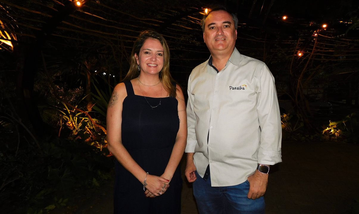 Ana Elisa Facchinato, coordenadora de Produtos da Visual Turismo, e Ferdinando Lucena, presidente da PBTur