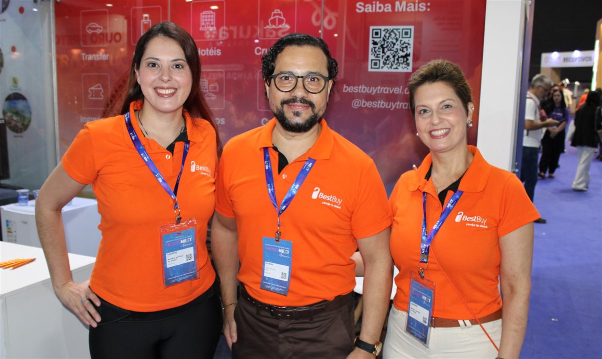 Shimeni Roman, Rodrigo Nunes e Isadora Rosa, da Bestbuy
