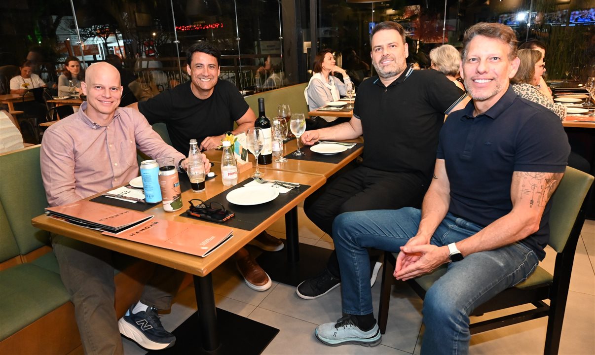 José Guilherme Alcorta, da PANROTAS, Paulo Maia, empresário do setor de Turismo no Espírito Santo, o palestrante Cristiano Lopes e Ricardo Sidaras, da PANROTAS