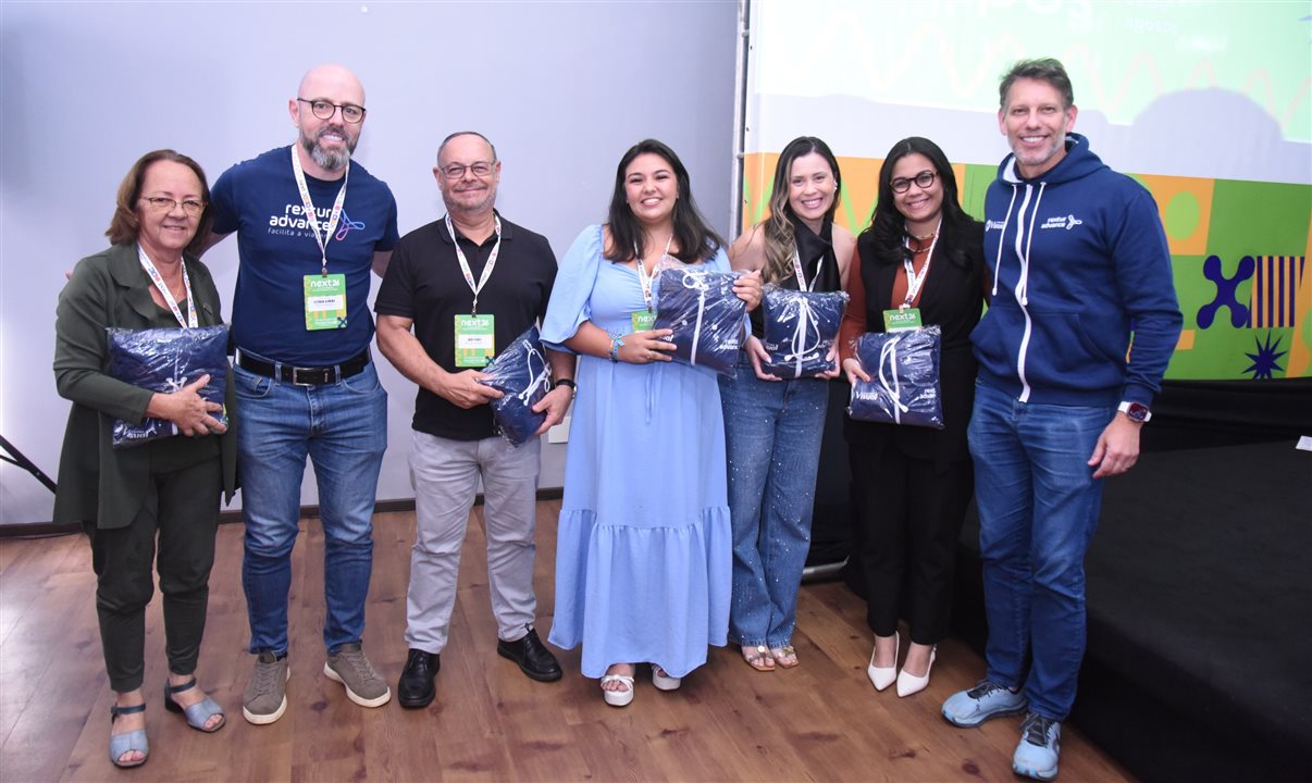Agentes sorteados pela Rextur Advance levaram agasalhos da consolidadora