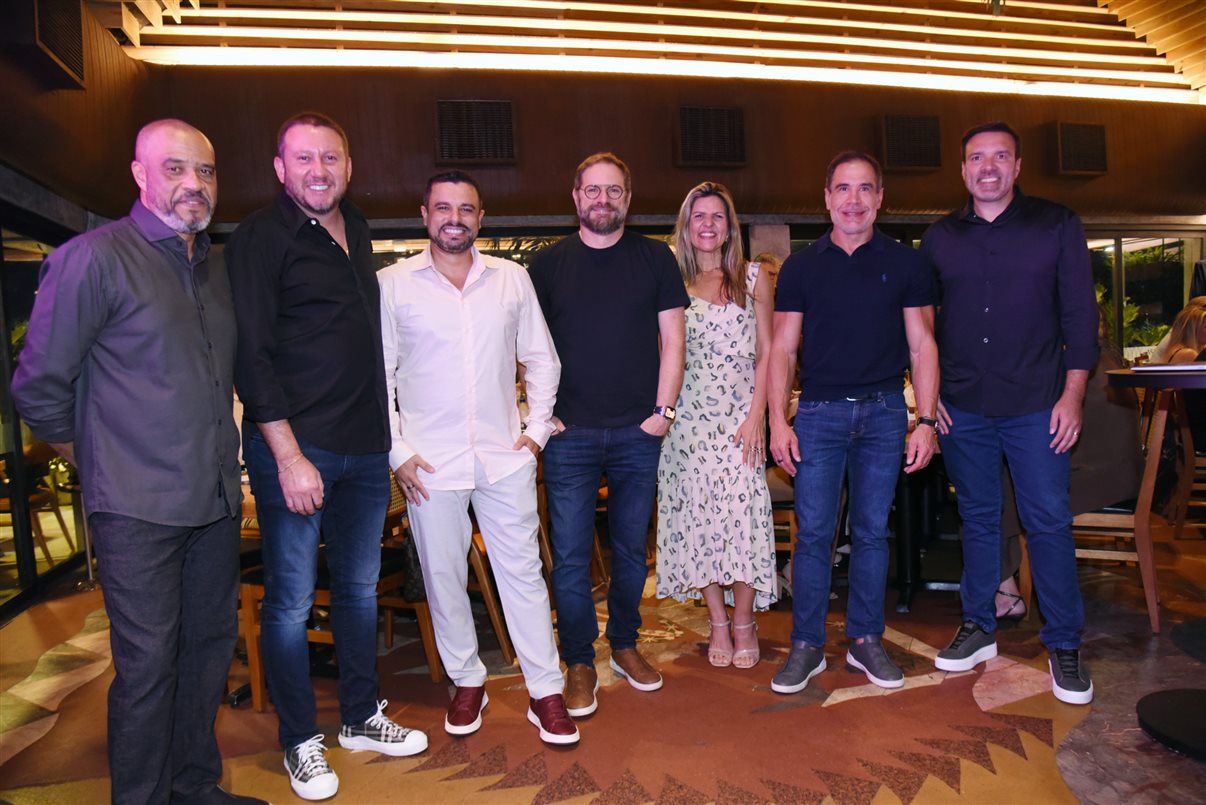 Emerson Cardoso, Wagner Chaves, Victor Oliveira, Luti Guimarães, Amanda Simões, Flávio Marques e Fernando Lermi, da Sakura