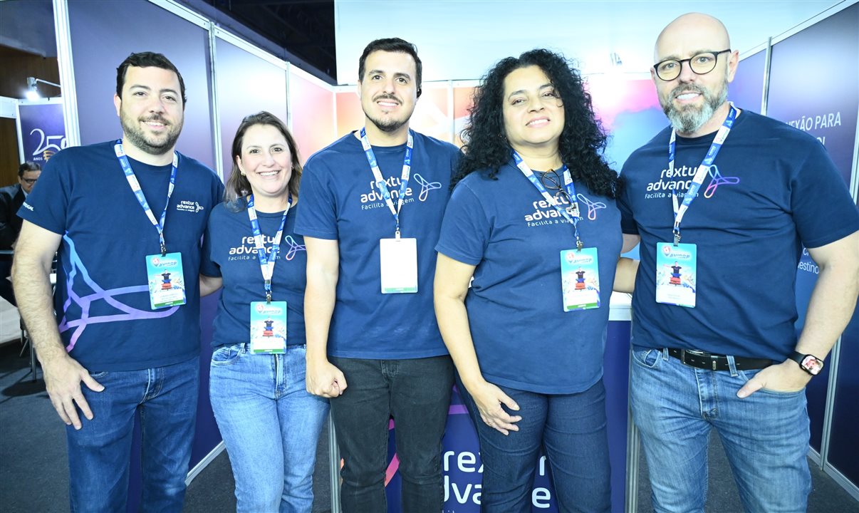 Leonardo Pompolo, Natalia Santos, Kleber Carrascosa, Andrea Noronha e Stephan Almeida, da Rextur Advance