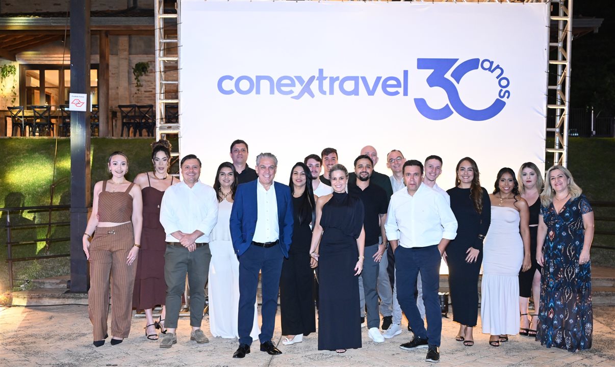 Fernando Santos e equipe celebram 30 anos de Conextravel