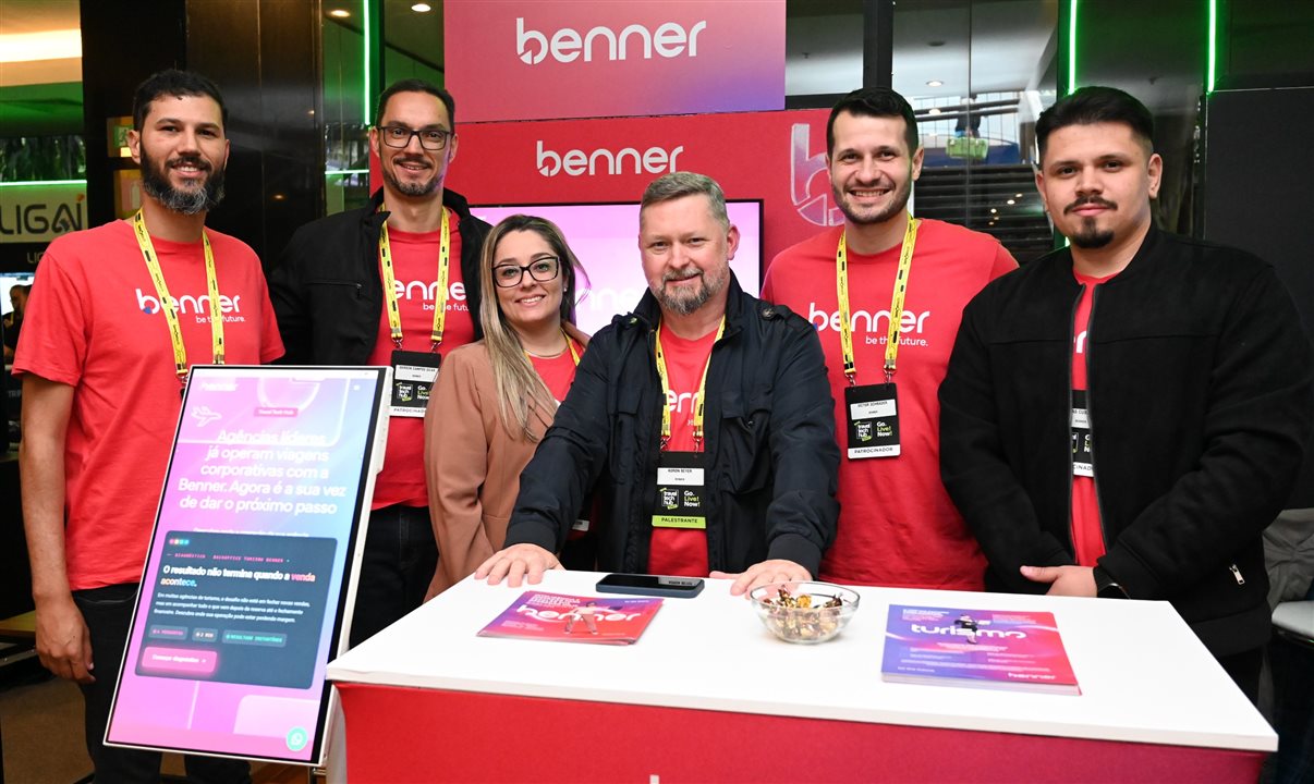 Aaron Beyer com equipe da Benner no Travel Tech Hub Day 2026
