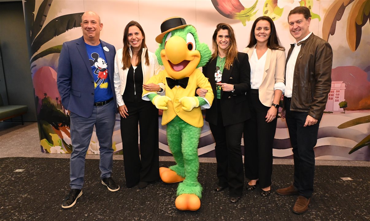 Alexander Haim, Fernanda Paranhos, Giulliana Mesquita, Marcela Ciasca e Daniel Bicudo, da Azul