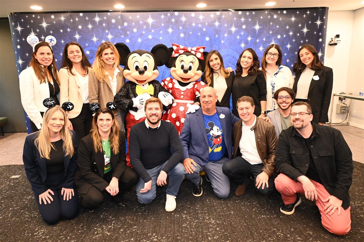 Equipes de Azul e Disney