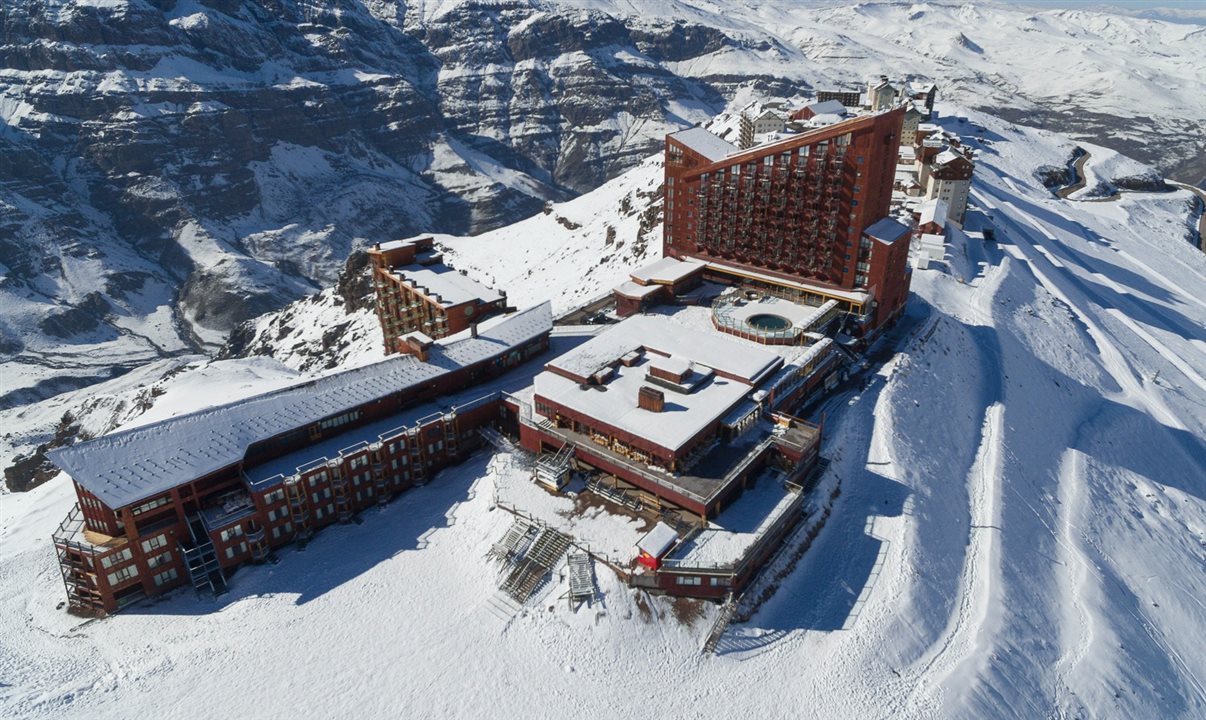 Segundo o gerente geral do resort, as nevadas registradas durante o mês de julho e nos últimos dias garantiram um manto de neve robusto
