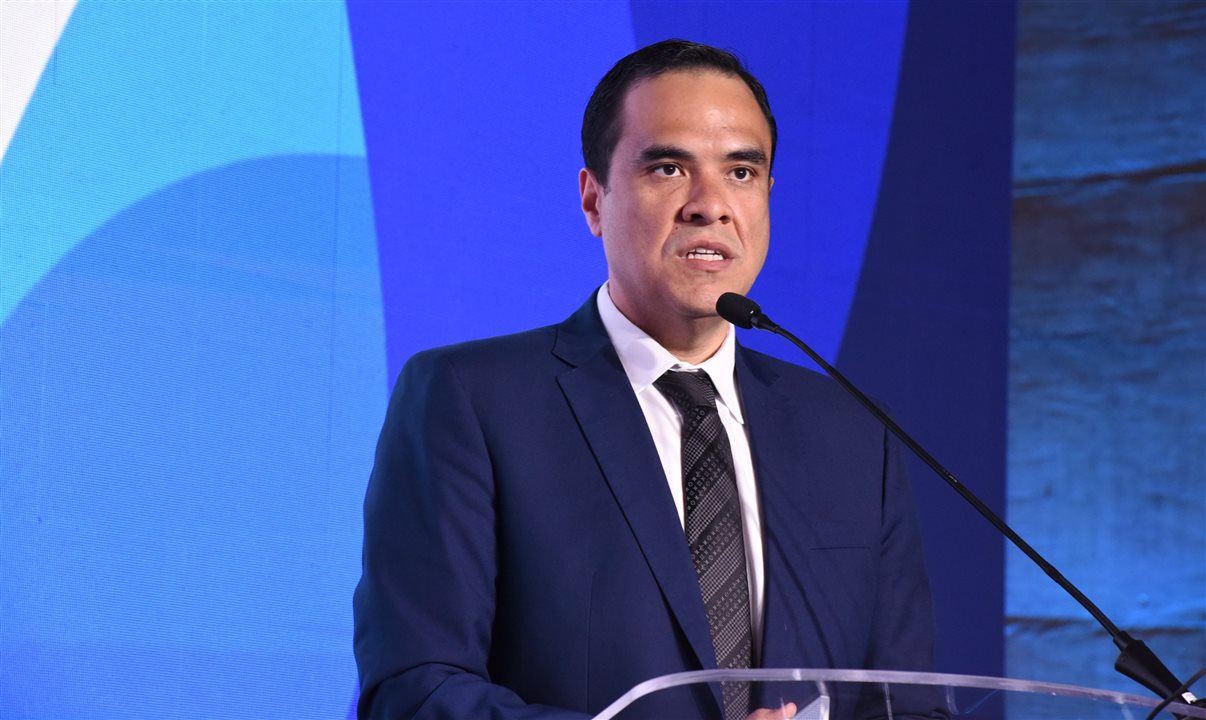 Gustavo Feliciano, ministro do Turismo