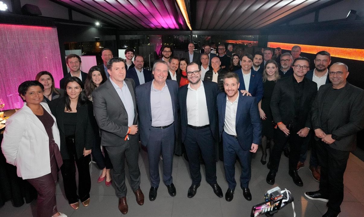 Otto Gergye, CCO da Avianca; Angus Clarke, CCO do Grupo Abra, Mateus Pongeluppi, CCO da Gol e Danillo Barbizan, diretor de Vendas da Gol