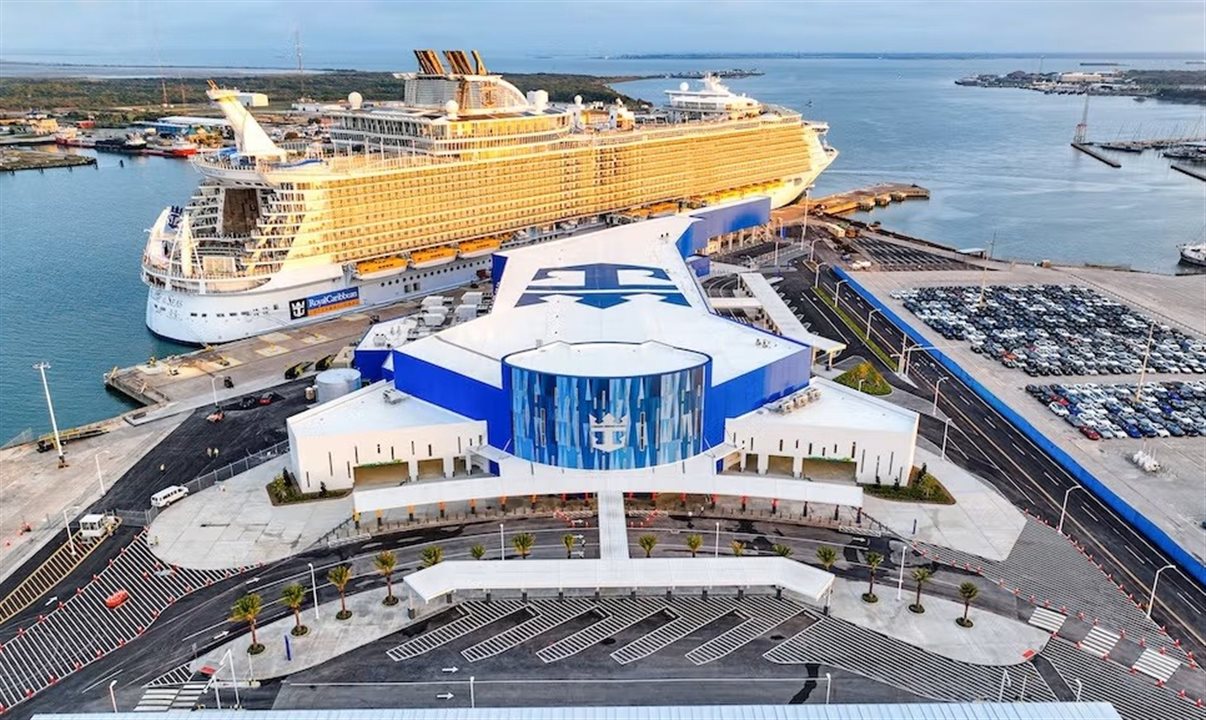 Royal Caribbean no Píer 10 do porto de Galveston