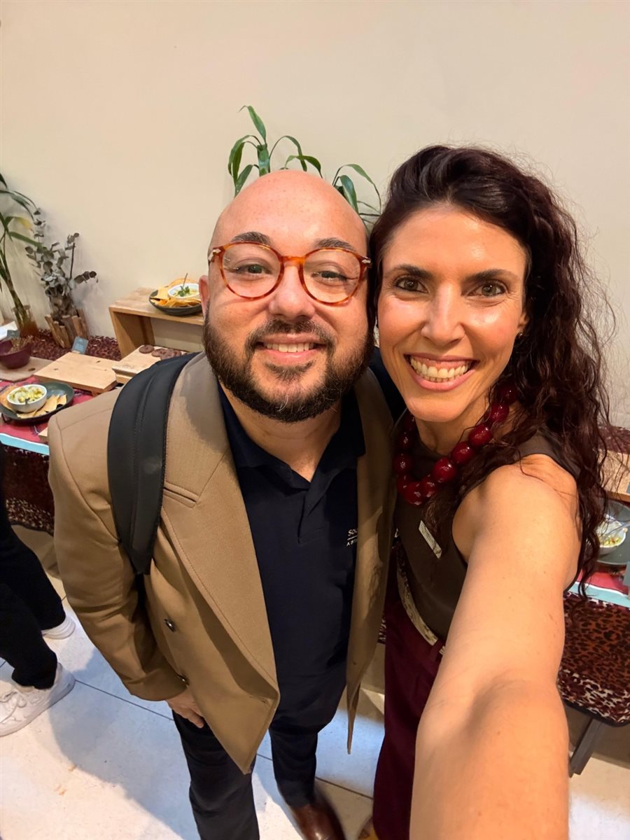 Kadu Lucas, da SAA, com Paula Bilenky, da Indomita Collection