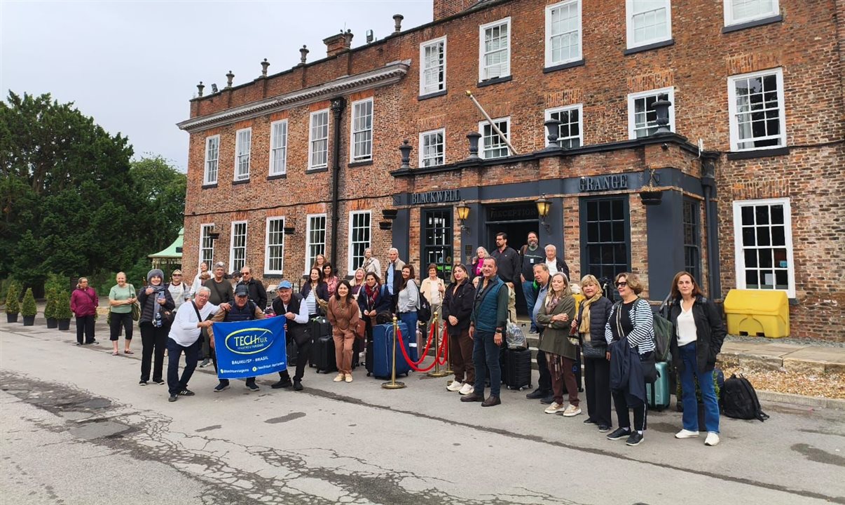 Grupo com 46 passageiros da Tech Tur que visitaram Escócia, Londres, Irlanda e Inglaterra