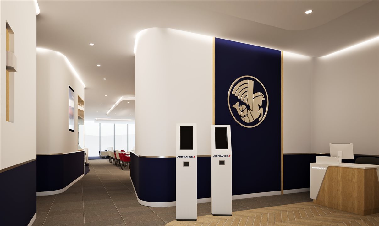 Entrada do lounge da Air France conta com totens automatizados para verificação de elegibilidade.