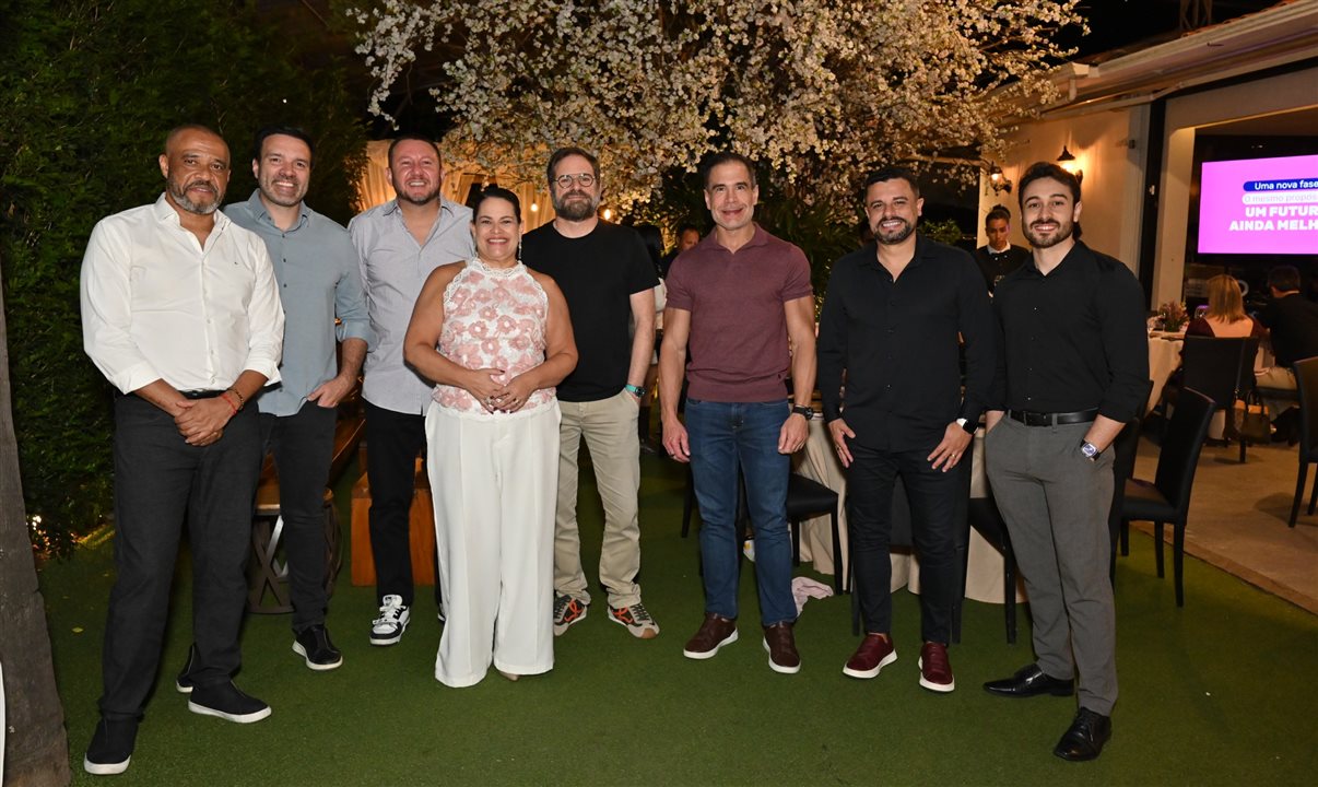 Emerson Cardoso, Fernando Lermi, Wagner Chaves, Luciana Sakamoto, Luciano Guimarães, Flavio Marques, Victor Oliveira e Matheus Jorge, da Sakura