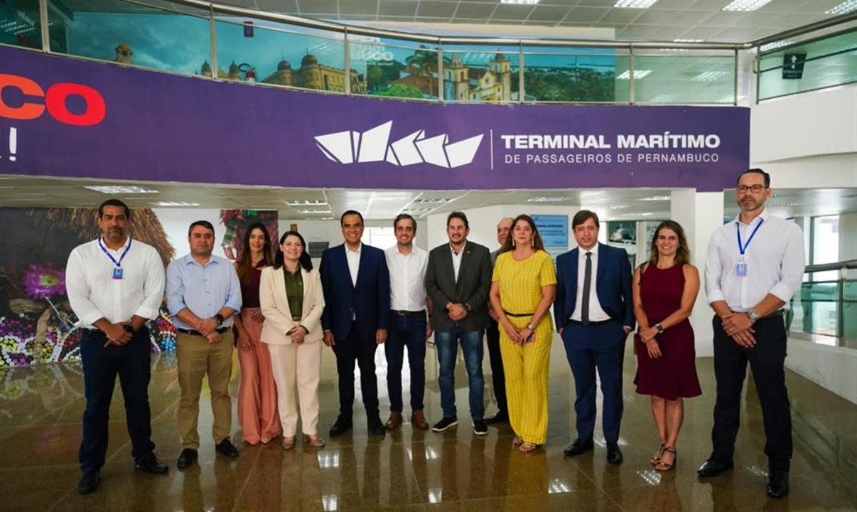 Ministro do Turismo, Gustavo Feliciano, realizou visita técnica ao Porto do Recife