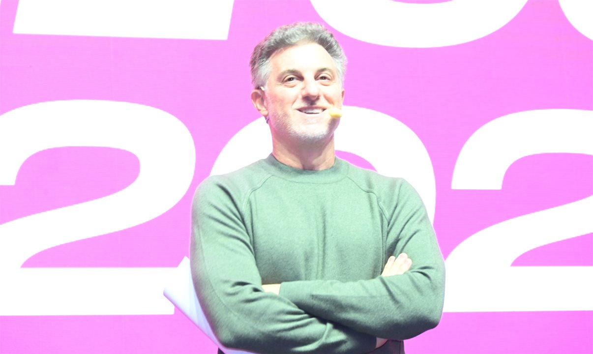 Apresentador Luciano Huck no Travel Connect 2026