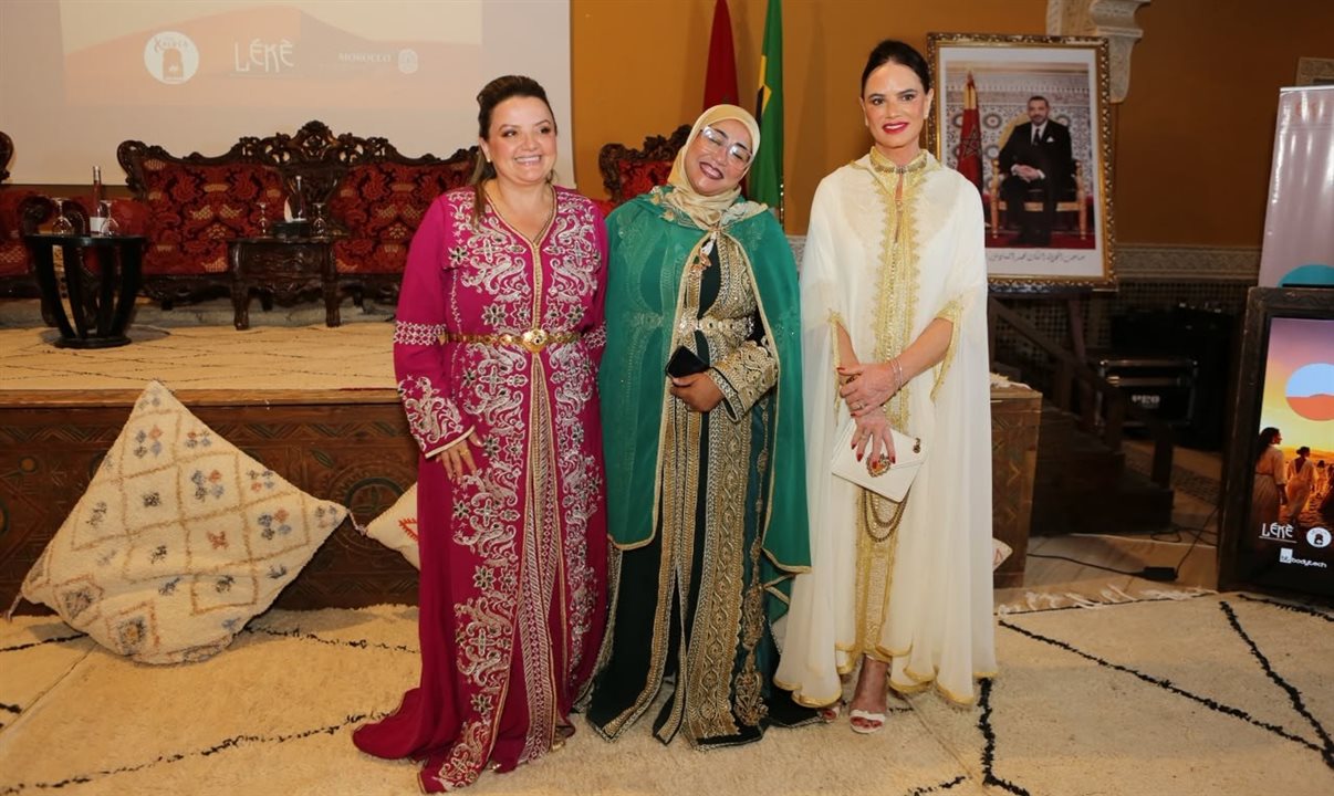 Janaína Araújo com Sophia Martins e Luiza Brunet