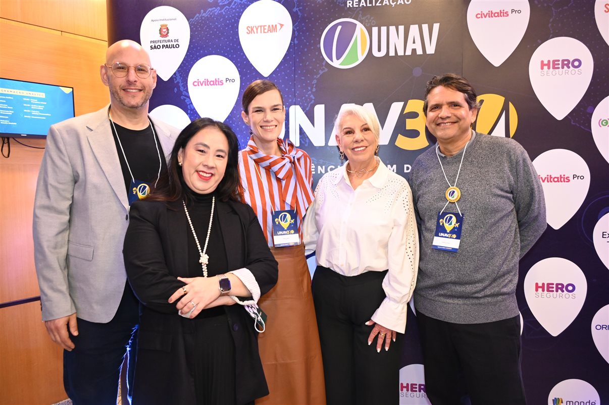 Duda Slud, da Unav, Renata Yano, palestrante, Fanny Lunkes, Ines Melo e Adriano Pereira, da Unav