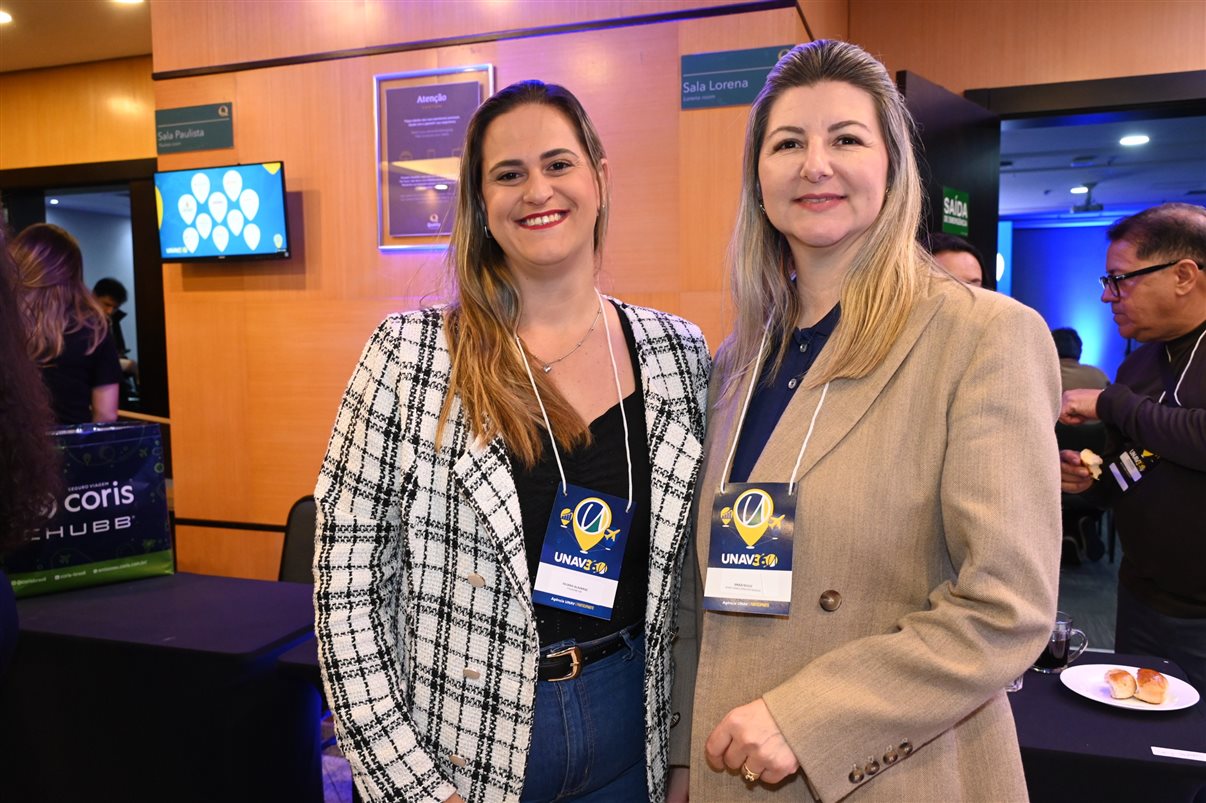 Juliana Alavarse, da Fourstar Tur, e Grazi Ecco, da Nova Consultoria em Viagens