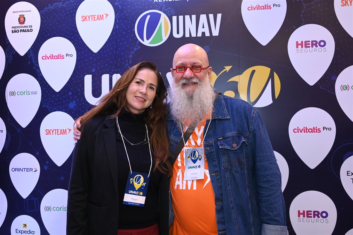 Ariadene Mansó, da Migraê Viagens, e Elis Rodrigues, da Skyteam Consolidadora