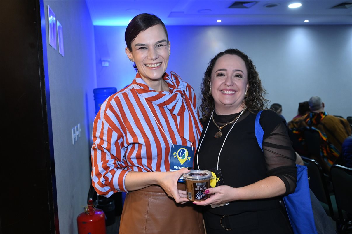 Fanny Lunkes, da Unav, e Aline Prado, da Projetar Viagens