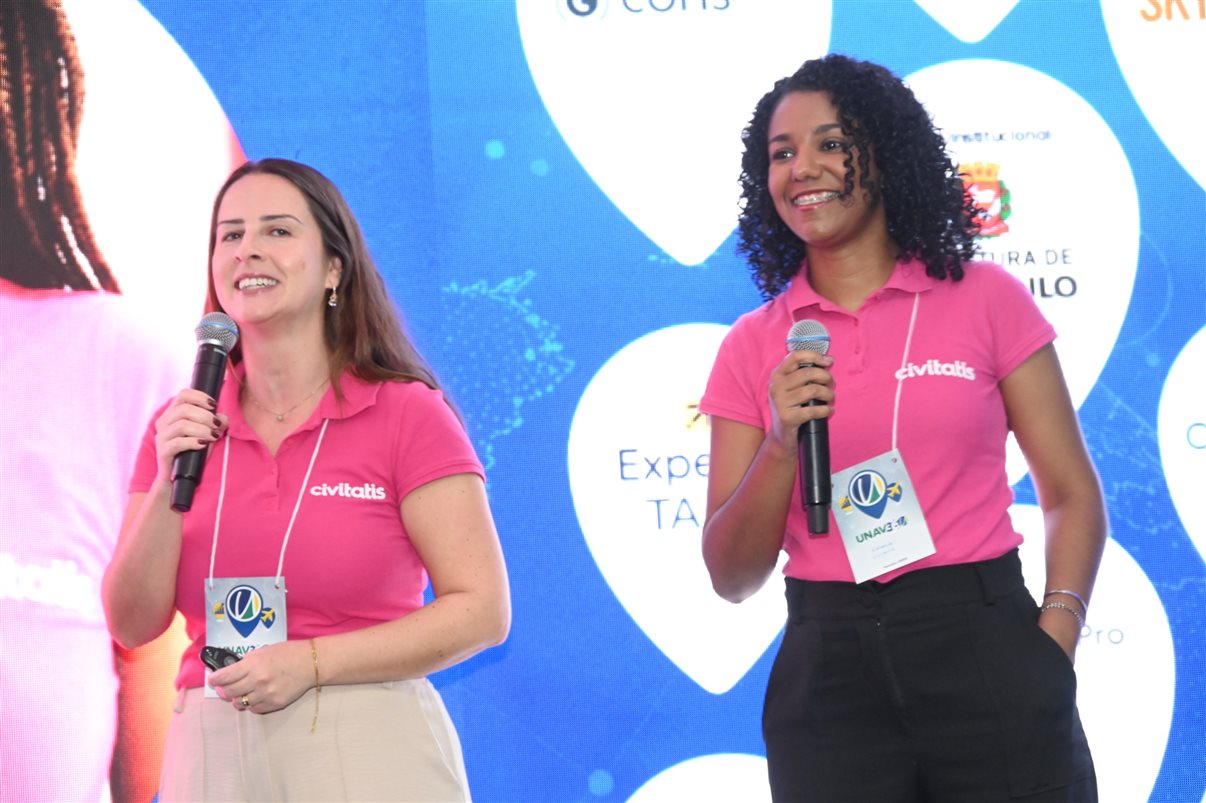 Tatiana Boni e Nathália Santos, da Civitatis