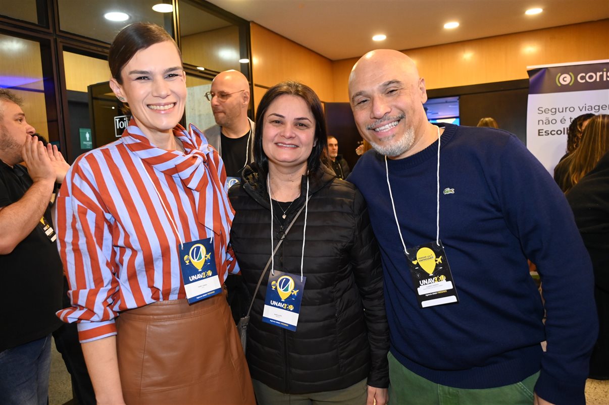 Fanny Lunkes, da Unav, Maria Alves, da Venktur, e Claudio Queiroz, da Qmextur