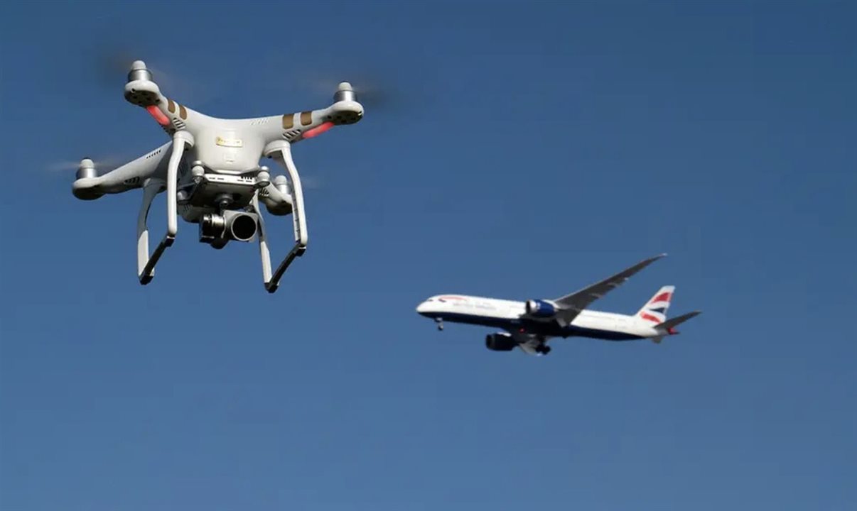 Guarulhos foi escolhido para iniciar a implantação por sua relevância para a malha aérea nacional e pelo histórico de ocorrências envolvendo drones nas proximidades do aeroporto