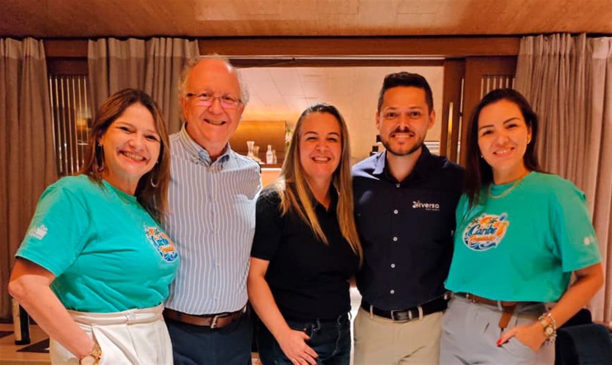 Lia Zafalão, James Giacomini, Ivani Brito, Ricardo Andrade e Lidiane Santos, da Diversa Turismo