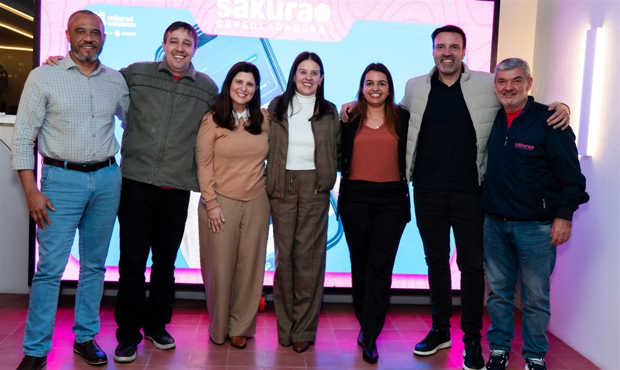 Emerson Cardoso e Jesse Guimarães, da Sakura, Renata Di Bernardo, da Tap, Vivi Siqueira, da Sakura, Elaine Vieira, da Tap, e Fernando Lermi e Douglas Mendes, da Sakura