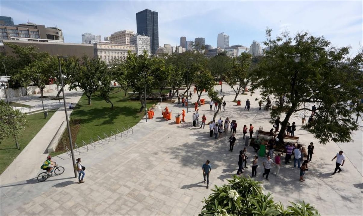 Praça Marechal Âncora fica próxima à Praça XV