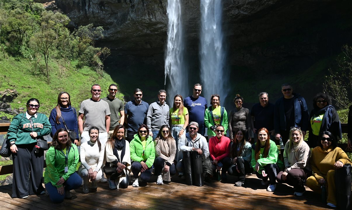 O grupo conheceu a experiência <br/>Banho de Floresta no complexo Pé da Cscata